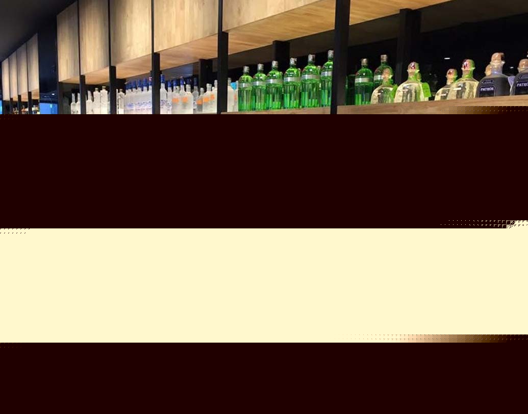 প্রায় ৫০০ আলাদা আলাদা ব্র্যান্ডের মদ রয়েছে এখানে। টনিককে ‘ওয়াইন স্পেশালিস্ট’ বলা যায় বিনা বাধায়।