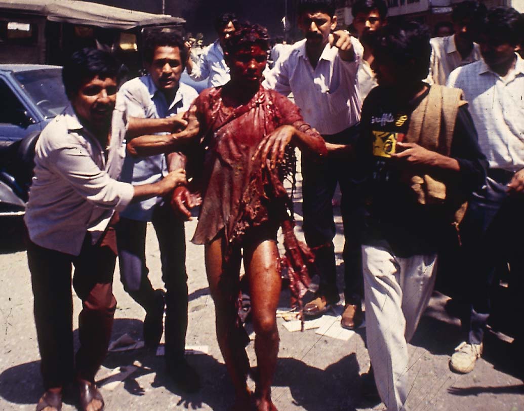 ৯ নভেম্বর, ২০০১: বিরোধী পক্ষের সওয়াল হয়। ২০০২-এর ২২ অগস্ট এই সওয়াল শেষ হয়।
২০ ফেব্রুয়ারি, ২০০৩: দাউদ-গ্যাংয়ের ইজাজ পঠানকে কোর্টে পেশ করা হয়।
২০ মার্চ, ২০০৩: মুস্তাফা দোসার আলাদাভাবে ট্রায়াল হয়।
১৩ জুন, ২০০৬: আবু সালেমের ট্রায়াল হয়।