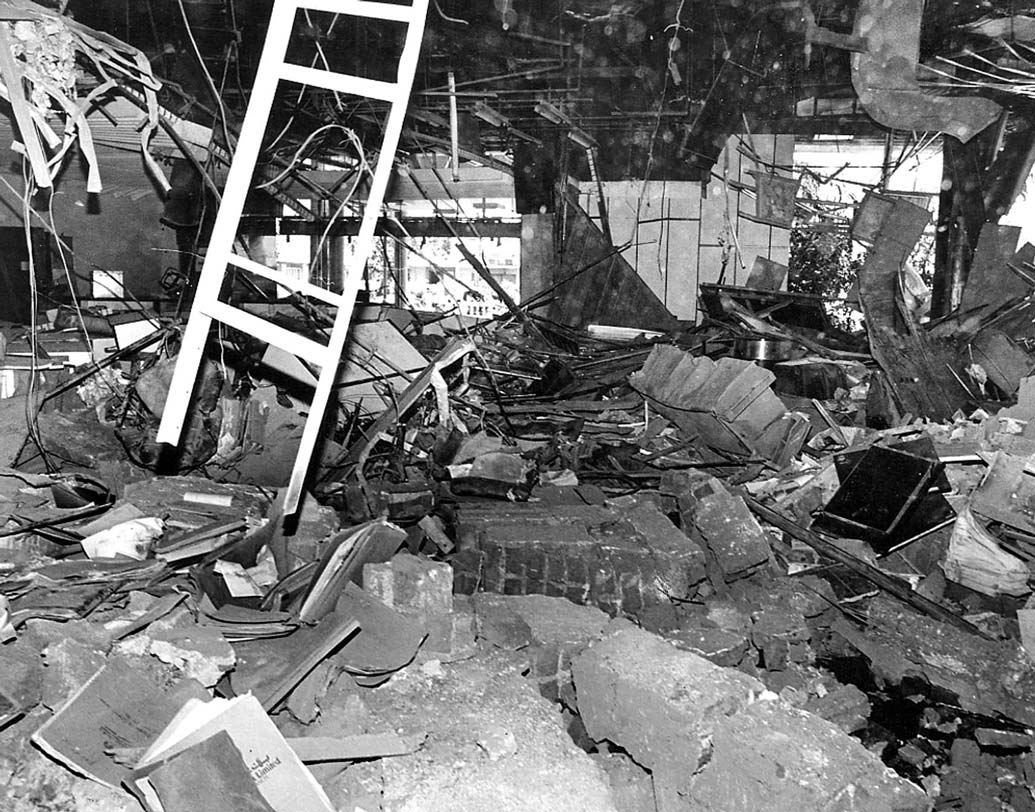 ১২ সেপ্টেম্বর, ২০০৬: মেননের পরিবারের চার জনকে দোষী সব্যস্ত করে মুম্বইয়ের সন্ত্রাস দমন আদালত। ১২ জনকে ফাঁসির সাজা শোনানো হয়। ২০ জনকে যাবজ্জীবন কারাদণ্ডের সাজা শোনানো হয়।
১ নভেম্বর, ২০১১: ১০০ অভিযুক্তের যুক্তি এবং সরকার পক্ষের পাল্টা যুক্তি শোনা শুরু করে সুপ্রিম কোর্ট।
২৯ এপ্রিল, ২০১২: রায়দান স্থগিত রাখে সুপ্রিম কোর্ট।