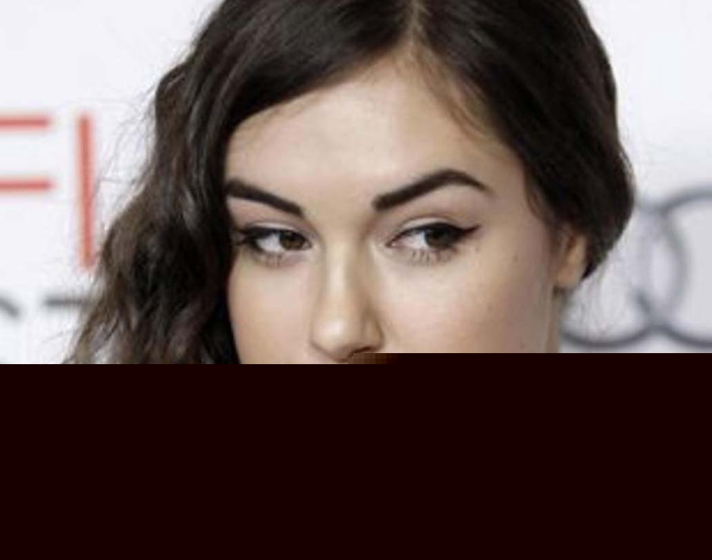 পর্ন ইন্ডাস্ট্রিতে পা রাখার পর সকলেই বলেছিলেন ভবিষ্যতের তারকা সাশা গ্রে। হয়েছিলও তাই। কিন্তু ২১ বছর বয়সেই পর্ন ছবি থেকে অবসর নেন সাশা। এর পর মডেলিং, গান এবং ডিজে হিসেবে কাজ করেন সাশা। ২৯ বছর বয়সী সাশা দু’টি বইও লিখেছেন।