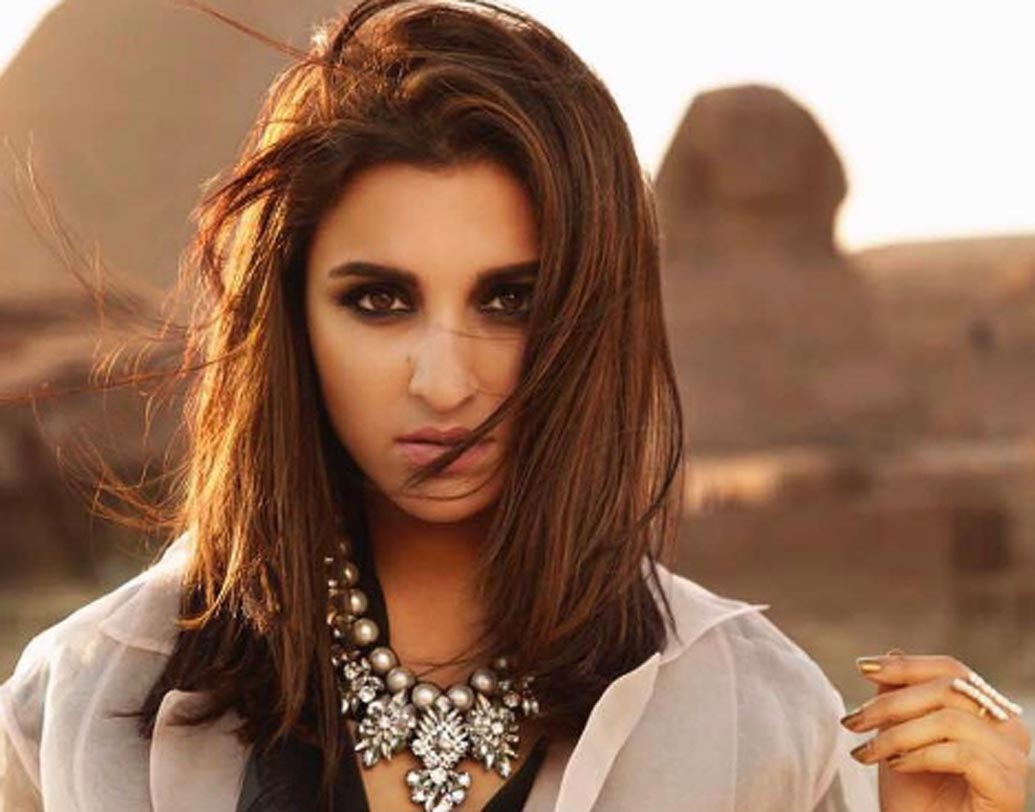 পরিণীতি চোপড়া: যশ রাজ ফিল্মস-এ জনসংযোগ বিভাগে কাজ করতেন তিনি। সেখান থেকেই নজরে পড়েছিলেন ‘লেডিস ভার্সেস রিকি বহেল’-এর পরিচালক মনীশ শর্মার। এখন চুটিয়ে অভিনয় করছেন তিনি। পকেটে রয়েছে বিশেষ বিভাগে জাতীয় পুরস্কার এবং ফিল্মফেয়ার বেস্ট ডেবিউর মতো অ্যাওয়ার্ডও।