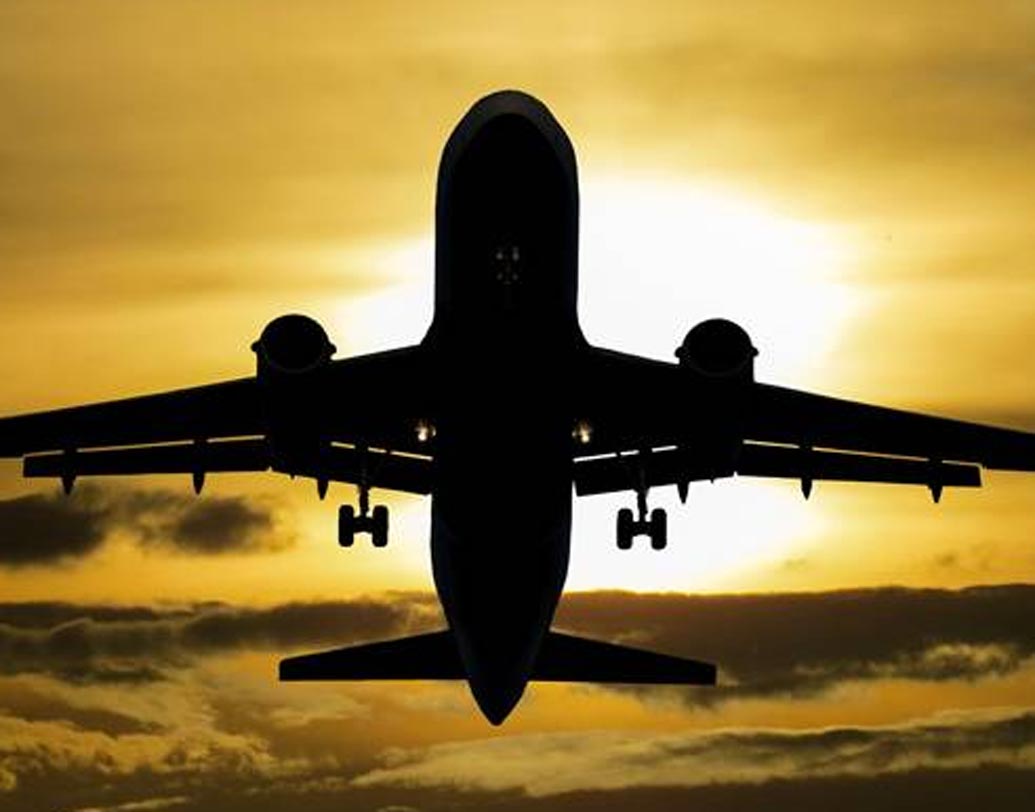 গত জুনে, বিমানবন্দরে অভব্য আচরণের জন্য নাম জড়িয়েছিল তেলুগু দেশম সাংসদ জেসি দিবাকর রেড্ডির বিরুদ্ধে। তিনি বিশাখাপত্তনম বিমানবন্দরে ঢুকে কর্মীদের সঙ্গে অভব্য আচরণ এবং অফিসের প্রিন্টার ভাঙচুর করেছিলেন বলে অভিযোগ।