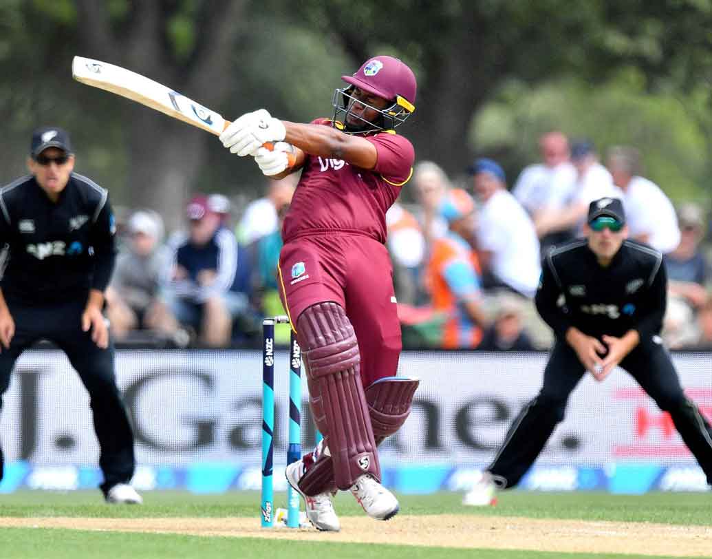 এভিন লিউয়িস: ক্রিকেটের ছোট ফর্ম্যাটে বিধ্বংসী ফর্মে আছেন এই ক্যারিবীয় বাঁহাতি। দলের দ্বিতীয় ওপেনার তিনিই।