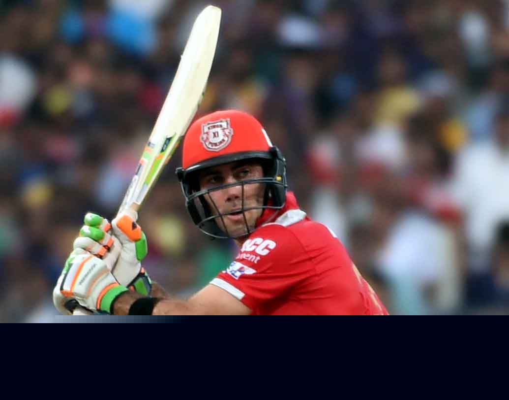 গ্লেন ম্যাক্সওয়েল: একার হাতে ম্যাচ জিতিয়ে দেওয়ার ক্ষমতা রাখেন এই অজি অল রাউন্ডার। আমাদের দলের ছ’নম্বরে রয়েছেন তিনি।