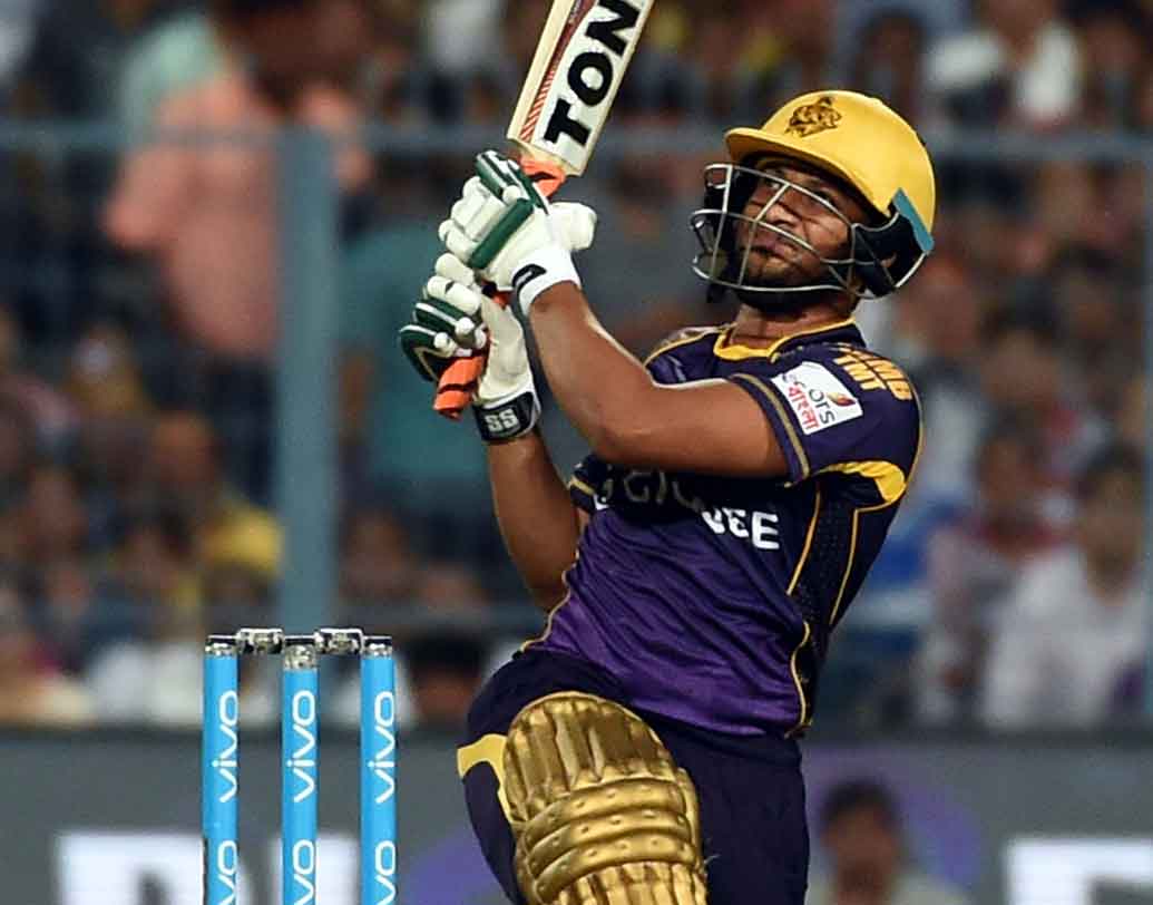 সাকিব অল হাসান: এই মুহূর্তে টি২০-তে বিশ্বের এক নম্বর এই বাংলাদেশী অলরাউন্ডার। তিনি থাকছেন সাত নম্বরে।