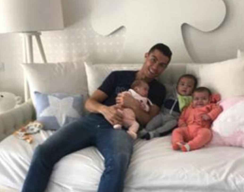 সদ্যজাত সন্তানদের জন্য বিশেষ একটি ঘরও আছে রোনাল্ডোর এই বাড়িতে।