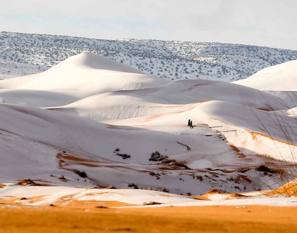 ইউরোপের মারাত্মক ঠান্ডা আবহাওয়ার জন্যই এই তুষারপাত বলে জানিয়েছেন আবহবিদরা।