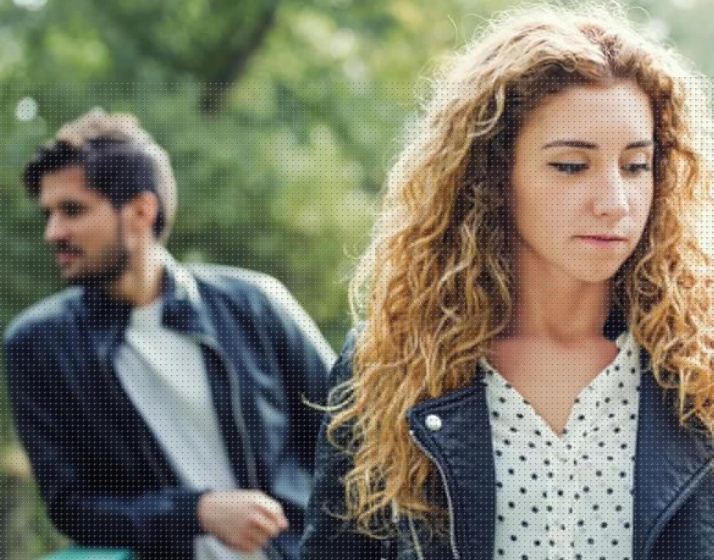 ওপেন রিলেশনশিপে যাওয়ার আগে দুজনেই নিজেদের আইডিয়া, ঠিক কী চান সে সম্পর্কে আলোচনা করে নিন। এমনটা হতেই পারে আপনি ঠিক যা চাইছেন তা উনি চান না। ঠিক কেমন হবে দুজনের সম্পর্কের সমীকরণ তা খোলাখুলি আলোচনা করে তবেই সম্পর্কে যান।