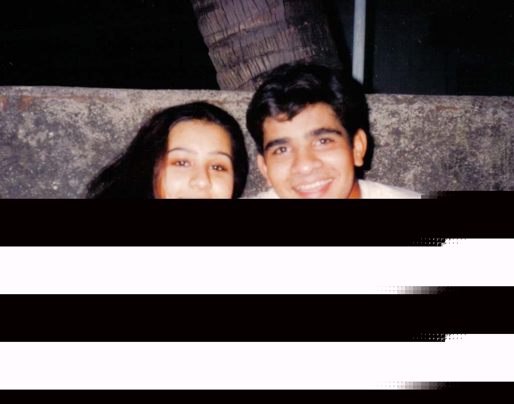 পরিবার এবং বন্ধুদের সঙ্গেই সময় কাটাতে ভালবাসেন শিল্পা। জীবনের সব খুশি, আনন্দ পরিবারের সঙ্গেই ভাগ করে নেন।