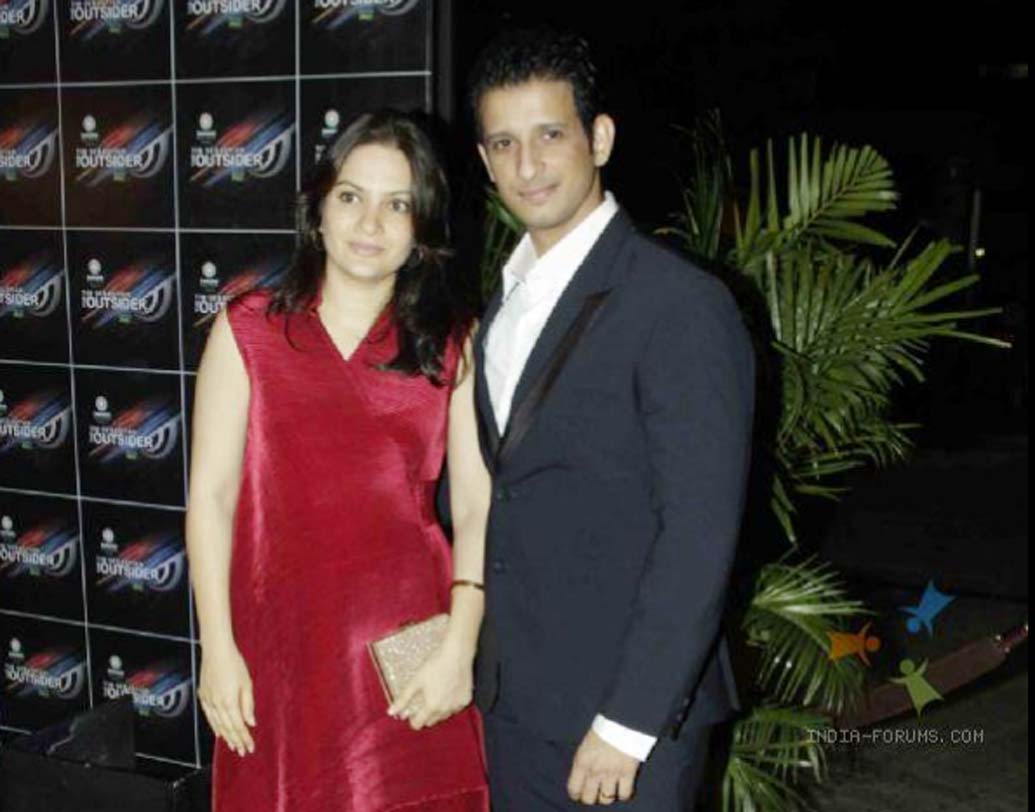 শরমন জোশী-প্রেরণা চোপড়া: প্রেম চোপড়ার মেয়ে প্রেরণা লাইমলাইট থেকে বরাবরই অনেক দূরে। ‘পেজ থ্রি’ পার্টিতেও তাঁকে খুব একটা দেখা যায় না।