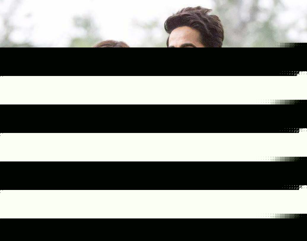 বরেলী কি বরফি: ত্রিকোণ প্রেমের গল্প নিয়ে তৈরি রাজকুমার রাও, আয়ুষ্মান খুরানা এব‌ং কৃতি শ্যানন অভিনীত ‘বরেলী কি বরফি’। উত্তরপ্রদেশের বরেলী এবং লখনৌতে মাত্র দু’মাসে শুটিং হয়েছিল গোটা ছবিটি।