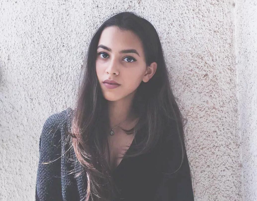 ফ্যাশনের প্রতি তীব্র ঝোঁক আলিয়া কাশ্যপের। ইনস্টাগ্রাম জুড়ে তাঁর ছবির ছড়াছড়ি। একটি নয়, দু-দু’টি ইনস্টাগ্রাম প্রোফাইল রয়েছে আলিয়ার। তাবড় অভিনেত্রীরাও আলিয়ার ফ্যাশন স্টেটমেন্টের কাছে মাথা নত করেছেন।