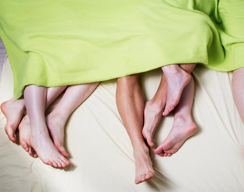 হোয়াট ইজ আ পলি রিলেশনশিপ: গুগলের তথ্য অনুযায়ী ২০১৭ সালে পলিগ্যামি সংক্রান্ত প্রশ্নের সার্চ ১৩০ শাতাংশ বেড়েছে।