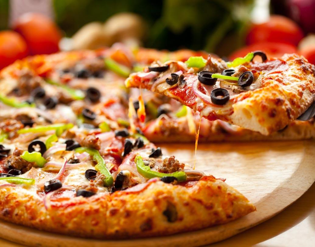 ছবি তোলার সময় ন্যাচারাল লাইট ব্যবহার করুন। ফ্লাশ ব্যবহার করলে খাবারের ছবি ভাল দেখতে ভাল লাগে না।