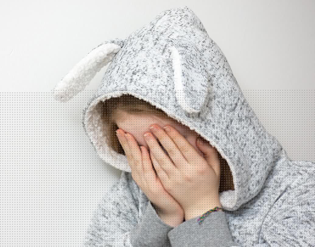 মানসিক অবসাদ: ত্রিশ ছুঁয়েছেন, শরীরে ক্যালসিয়ামের ঘাটতি নেই এমন অনেক মহিলাই শুধুমাত্র বিজ্ঞাপনে মজে ক্যালসিয়াম সাপ্লিমেন্ট নেওয়া শুরু করেন। বিশেষজ্ঞেরা জানাচ্ছেন, মুঠো মুঠো সাপ্লিমেন্ট নেন এমন মহিলা ও পুরুষদের মানসিক অবসাদ এবং উদ্বেগের প্রবণতা অনেক বেশি।