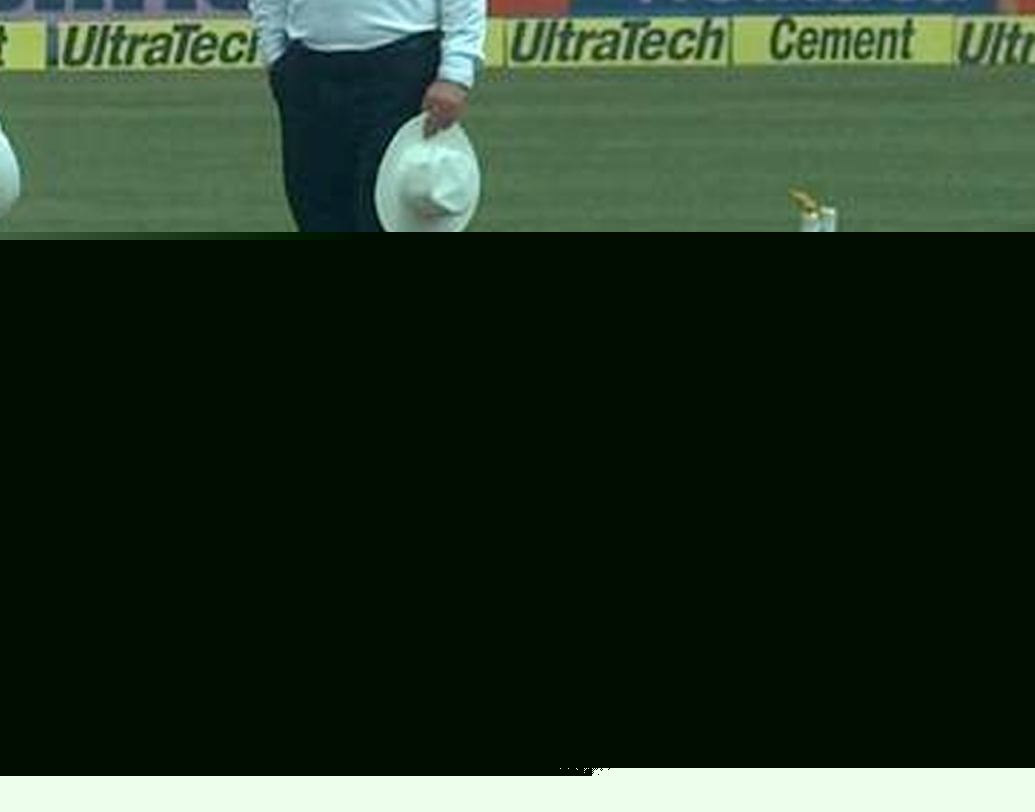 এর পর প্রায় ৩২ বছর পর ১৯৫১ সালের ৩১ ডিসেম্বর এই ভাবে আউট হন ওয়েস্ট ইন্ডিজের জন ট্রিম। দু’ইনিংসেই শূন্য করেছিলেন তিনি। তিন বছর পর ওয়েস্ট ইন্ডিজেরই জেফ্রি স্টলমেয়ার ইংল্যান্ডের বিরুদ্ধে এই ভাবে আউট হন। ১৯৬০ সালে চতুর্থ অজি হিসাবে এই কায়দায় আউট হন ইয়ান মেকিফ।