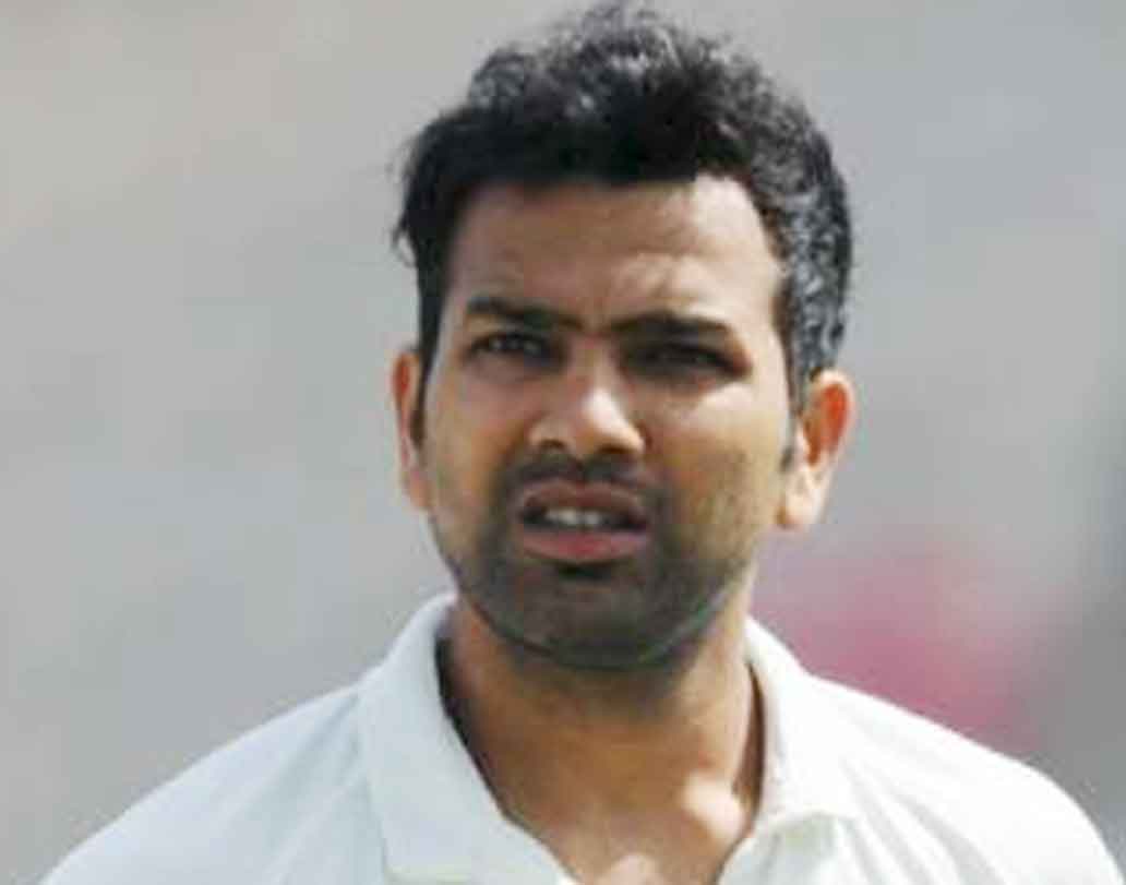 রোহিত শর্মা: তাঁকে খেলানো হয়েছে সহ-অধিনায়ককে বসিয়ে। আজ পর্যন্ত যা কখনও ভারতীয় ক্রিকেটে হয়নি। এ দিন ৪৭ রানের লড়াকু ইনিংস বাদ দিলে রোহিত সেই আস্থার মর্যাদা দিতে পারেননি। বুধবারের ইনিংসে ক্ষণিকের দূরাশাই জাগাতে পেরেছিলেন ওয়ান ডে ক্রিকেটে বেশি সফল রোহিত। জেতার কাছাকাছিও দলকে নিয়ে আসতে পারেননি। বিদেশে বরাবর সফল অজিঙ্ক রাহানে। আগে দক্ষিণ আফ্রিকা এসেও রান করেছেন। রাহানে-কাঁটা বিঁধতেই থাকবে।

• রেটিং: ৫/১০