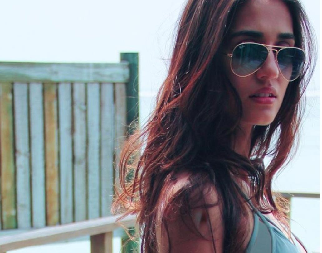 সোশ্যাল মিডিয়ায় ফ্যানেদের নতুন বছরের শুভেচ্ছা জানাতে প্রায় রোজই তাঁর ছবি শেয়ার করছেন অভিনেত্রী।