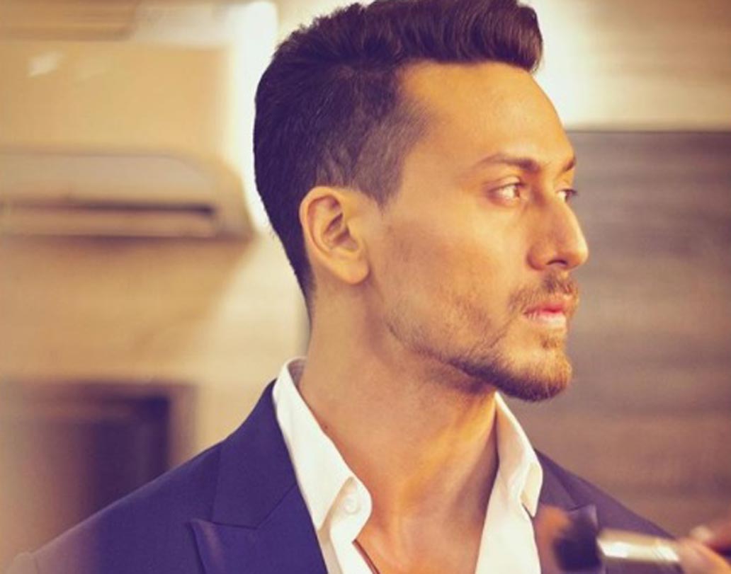 হলিডে মুডে এক সঙ্গে তাঁদের ফ্রেমবন্দি পাওয়া না গেলেও, দুই তারকার ছবি কিন্তু নেটিজেনদের নজর কেড়েছে। বলিউডে গুঞ্জন, এ বছরই নাকি বিয়ে করবেন টাইগার-দিশা।