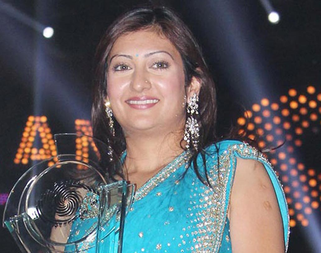 ‘বিগ বস’ সিজন ফাইভেও বিজয়ী হয়েছিলেন টেলিভিশনের আরেক জনপ্রিয় অভিনেত্রী জুহি পারমার। সে বছর সলমন খান ও সঞ্জয় দত্ত দু’জনে মিলে শো সঞ্চালনা করেছিলেন। জুহিও জয়ের পর পেয়েছিলেন ১ কোটি টাকা।