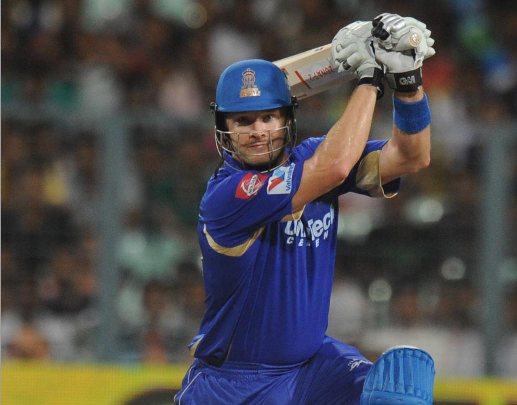 শেন ওয়াটসন: আম্তর্জাতিক ক্রিকেটকে বিদায় জানালেও ঘরোয়া টি২০ টুর্নামেন্ট চুটিয়ে খেলেন এই অজি ক্রিকেটার। বিগব্যাশেও ওয়াটসনের পারফরম্যান্স যথেষ্ট ভাল। কিন্তু আইপিএলে এই তারকার বেস প্রাইস ১ কোটি টাকা।