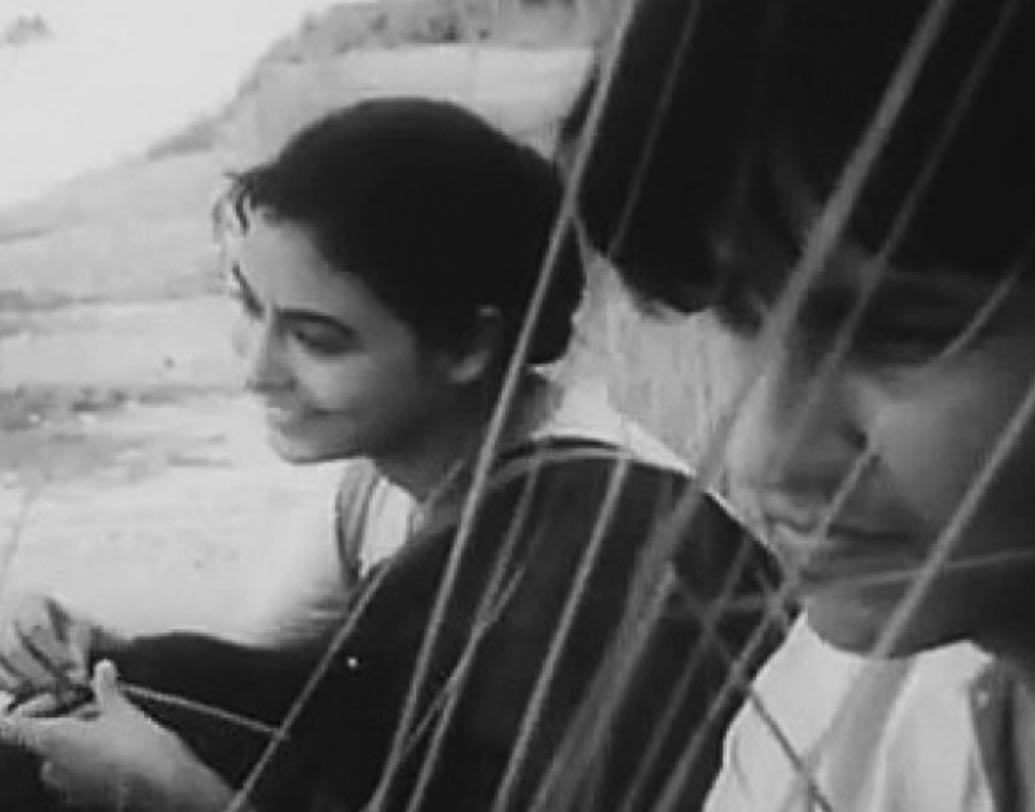 কোমল গান্ধার, ছবিটির মুক্তি ১৯৬১ সালে।