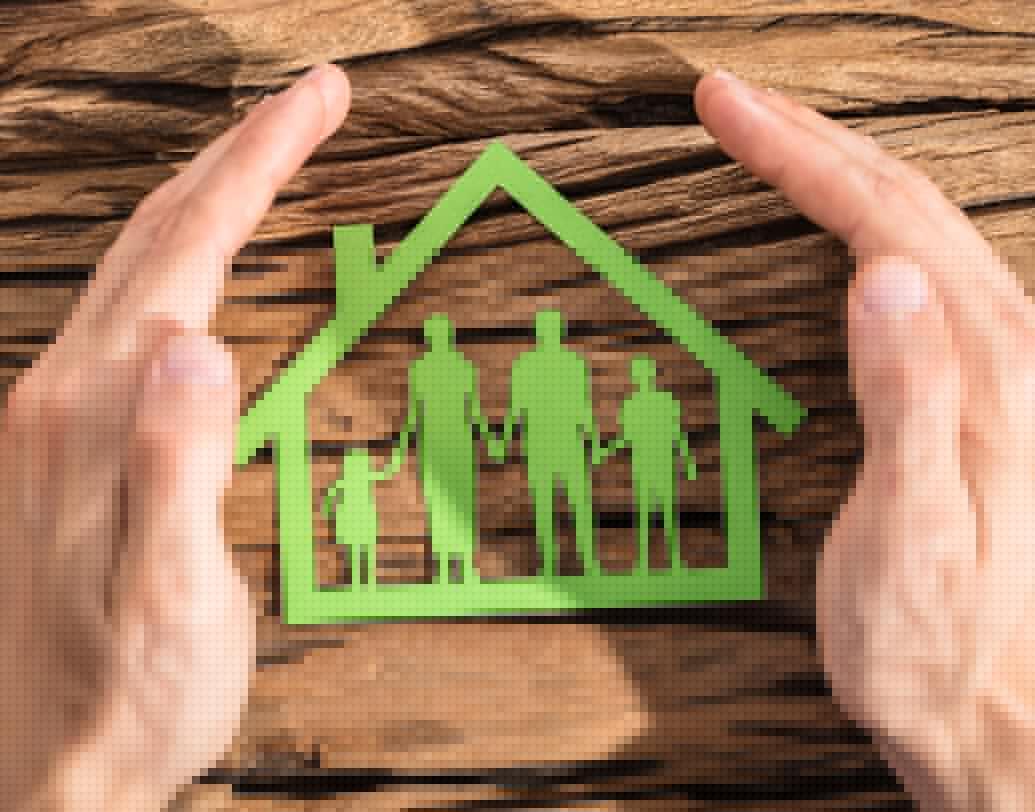 ইউএলআইপি: ইউনিট লিঙ্কড ইনসিওরেন্স প্ল্যান বা ইউএলআইপি ইএলএসএস-এর তুলনায় সস্তা। অনেক বেশি ফ্লেক্সিবল। বিনিয়োগকারী এ ক্ষেত্রে সুবিধা মতো ইকুইটি থেকে ডেট ও ডেট থেকে ইকুইটিতে পরিবর্তন করতে পারে। যা ম্যাচিওরিটিতে ট্যাক্স ফ্রি হয়।