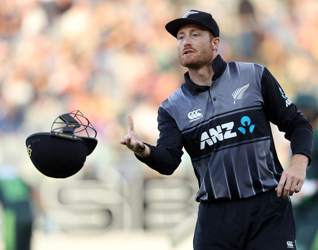 মার্টিন গাপ্তিল: আইপিএলে মোট ১০টি ম্যাচ খেলে গাপ্তিলের সংগ্রহ ১৮৯ রান। সর্বোচ্চ ৫০ রান। গড় ২১। স্ট্রাইক রেট ১৩২.১৬। কিন্তু  এই আইপিএলে আর দেখা যাবে না এই কিউই ব্যাটসম্যানকে। সদ্য সমাপ্ত নিলামে দল পাননি মার্টিন।