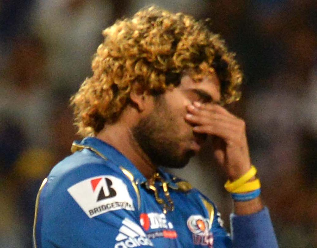 লসিথ মালিঙ্গা: আইপিএলে মালিঙ্গার পারফরম্যান্স বেশ ভাল। ১১০টি আইপিএল ম্যাচ খেলে মালিঙ্গার মোট উইকেট ১৫৪টি। ইকনমি ৬.৮৬। কিন্তু পারফরম্যান্স থাকা স্বত্ত্বেও একাদশ আইপিএলের নিলামে দল পাননি মালিঙ্গা।