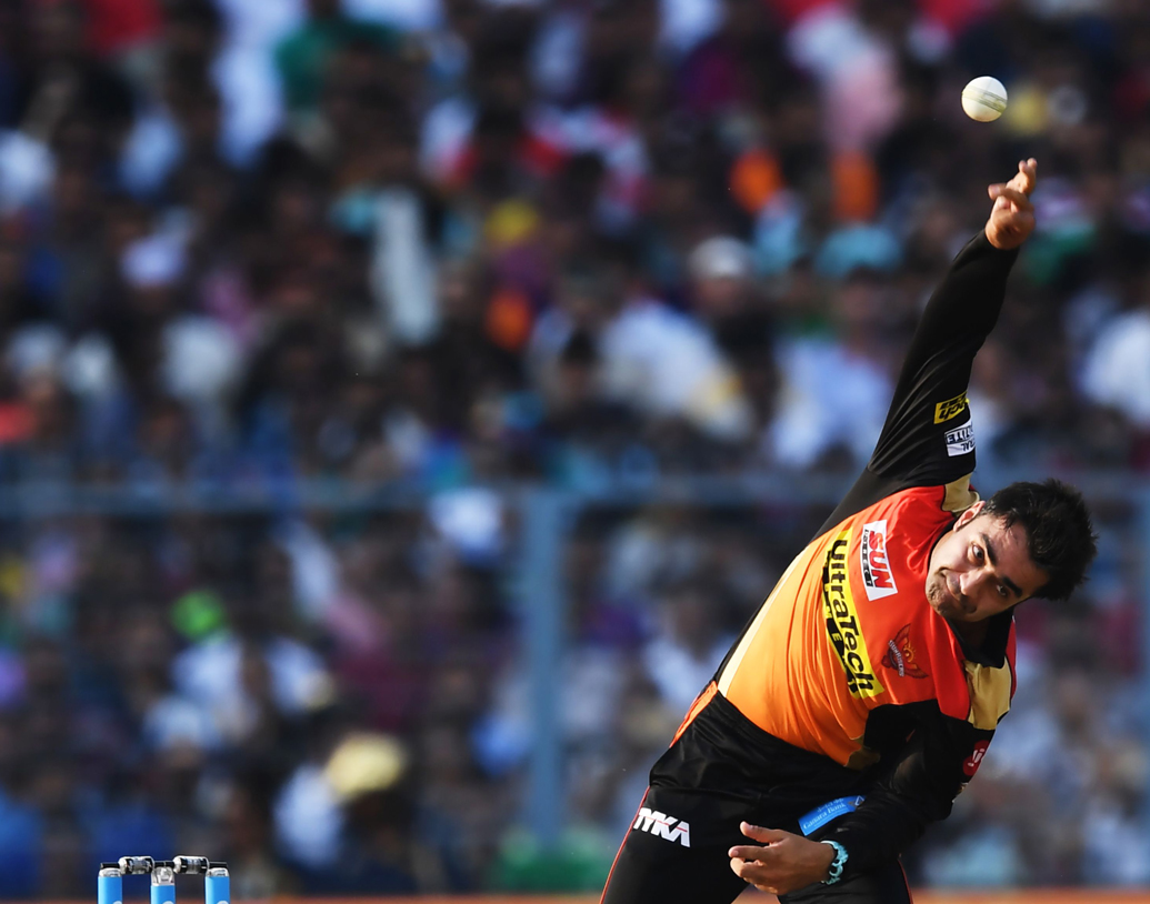 রশিদ খান: ৯ কোটি টাকায় আফগান লেগ স্পিনার রশিদ খানকে দলে নিয়েছে সানরাইজার্স হায়দরাবাদ।