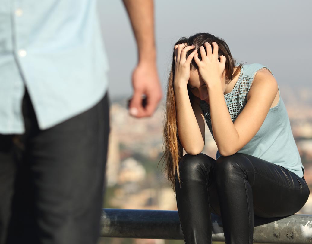 সারা জীবন সময় এক রকম থাকে না। খারাপ পরিস্থিতির সঙ্গে মানিয়ে নেওয়া জীবন, সম্পর্ককে সুন্দর করে। খারাপ সময়ের সঙ্গে যুঝতে না পেরে অনেকেই বাইরে মুক্তির স্বাদ খোঁজেন। সেখান থেকে শুরু হয় পরকীয়া।