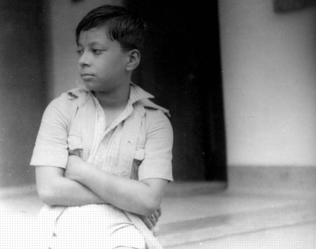 ন’বছরে প্রথম সুর: ১৯৬১। মুক্তি পেয়েছিল ‘ছোটে নবাব’। সঙ্গীত পরিচালক হিসেবে রাহুল দেব বর্মণের প্রথম মুক্তিপ্রাপ্ত ছবি। কিন্তু গানে সুর দেওয়ার শুরু আরও আগে। মাত্র ন’বছর বয়সে ‘ফ্যান্টোস’ ছবির একটি গানে প্রথম সুর দেন রাহুল। সে ছবি মুক্তি পায় ১৯৫৬ সালে। তবে প্রথম বড় সাফল্য আসে ১৯৬৬-এ মুক্তি পাওয়া ‘তিসরি মঞ্জিল’ ছবিতে।