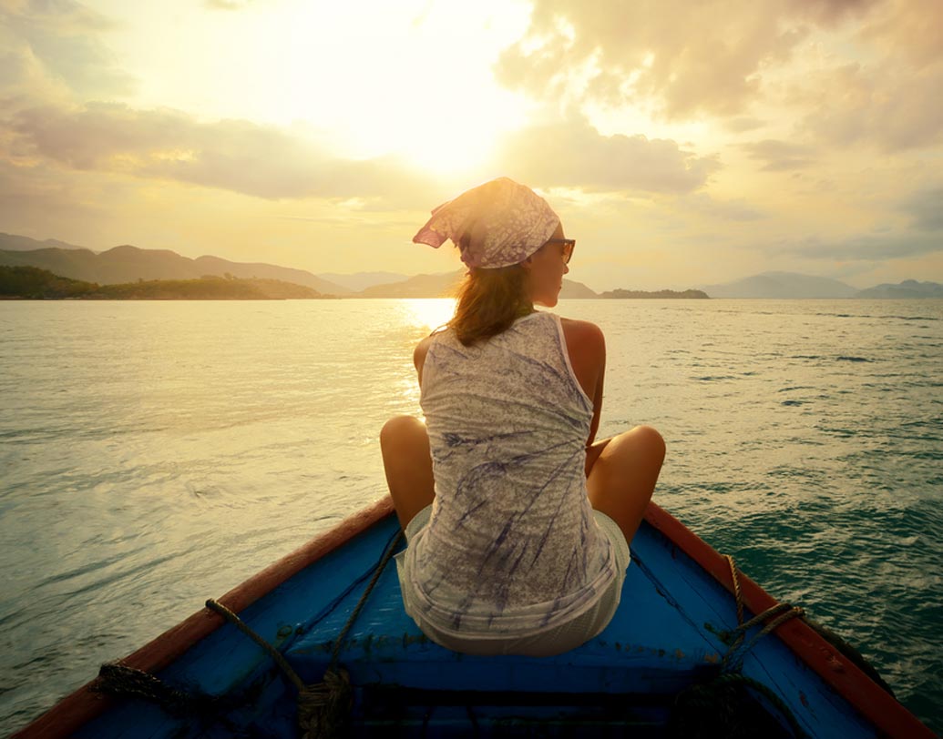 ছুটি নিন। ঘুরতে যান। প্রকৃতির কোলে সময় কাটিয়ে, প্রকৃতির সঙ্গে সংযোগ করে নিজেকে চেনা ভাল থাকার সেরা উপায়।