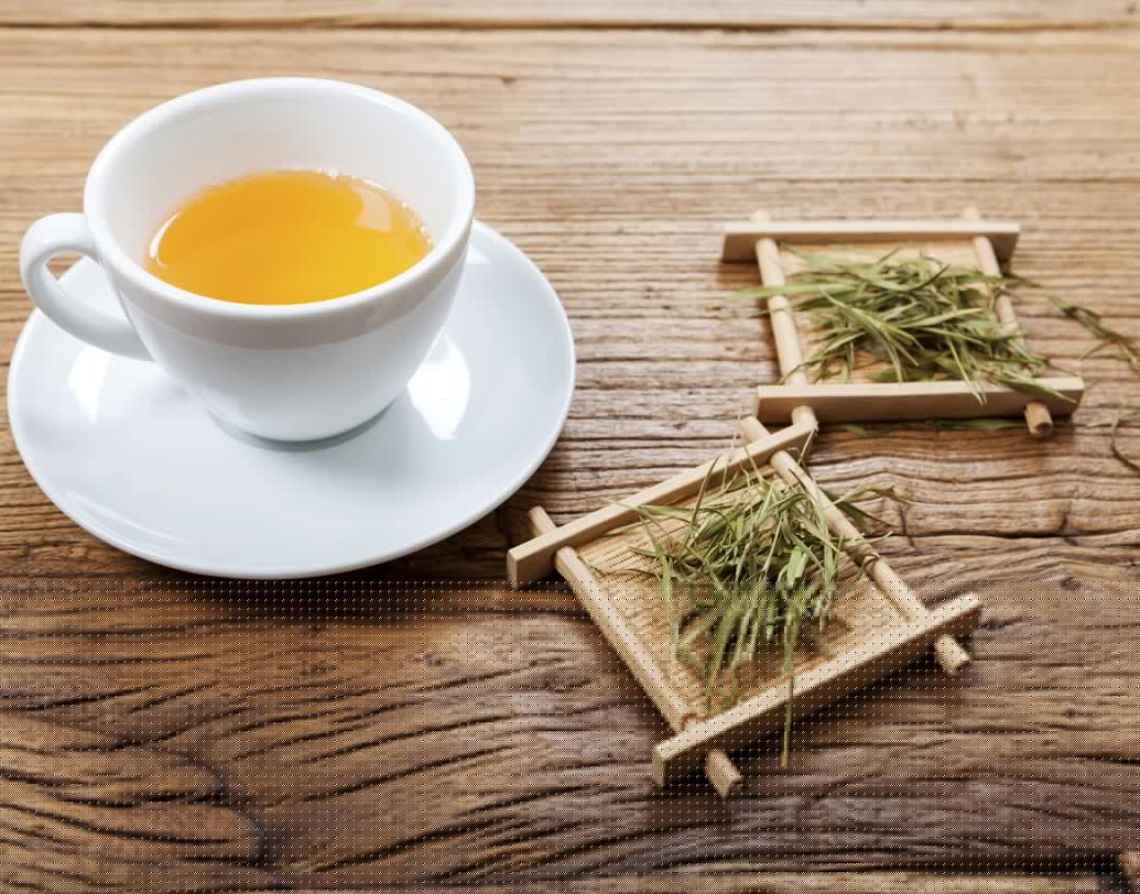 উলং টি: গ্রিন টি-র মতোই উলং টি-তে থাকা অ্যান্টিঅক্সিড্যান্ট শরীরের মেদ ঝরাতে সাহায্য করে।