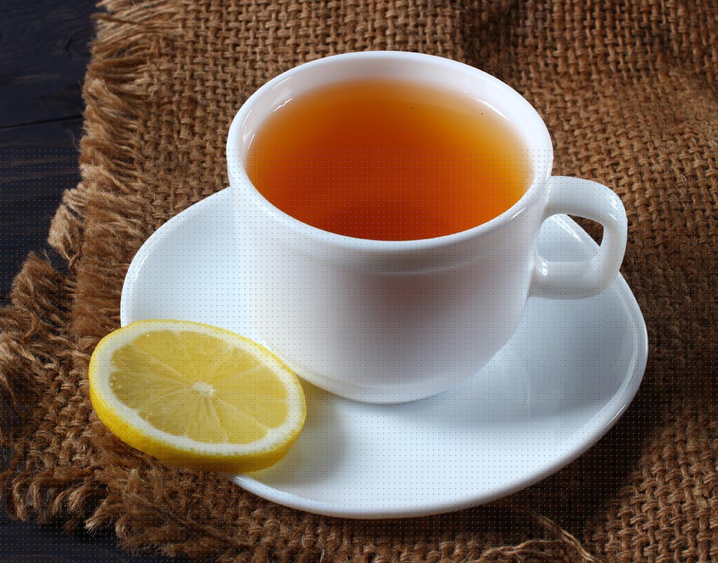 লেমন টি: লেবুর ডাইইউরেটিক গুণ শরীরের জলের ওজন কমাতে সাহায্য করে। লেবুর খোসায় থাকা ডি-লেমোনেন যৌগ হজমে সাহায্য করে ও ওজন কমাতে সাহায্য করে।