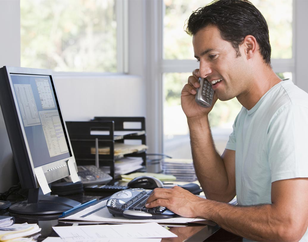 বয়ফ্রেন্ড যখন অফিসে বা কাজে থাকবেন তখন সেক্সটিং করবেন না। যখন নিশ্চিত থাকবেন যে রিল্যাক্স করছেন বা ফ্রি রয়েছেন তখনই সেক্সটিং করুন। আপনি ওঁর অফিসের পরিবেশ জানেন না। তাই কখনই এমন কিছু পাঠাবেন না যাতে উনি অপ্রস্তুত বোধ করেন।