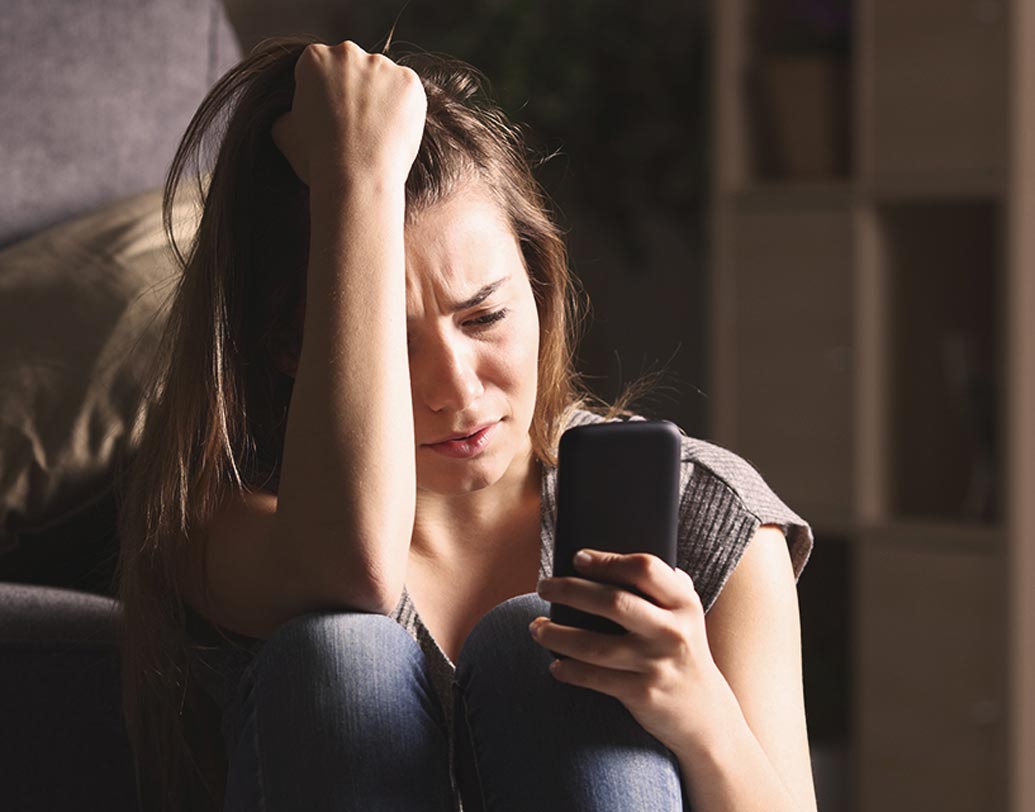 অনেকে কোনও ঝামেলা মেটাতে বা ভাঙতে বসা সম্পর্ক জোড়া লাগাতে সেক্সটিং-এর সাহায্য নেন। এটা করবেন না। সেক্সটিং তখনই কাজে আসে যখন সম্পর্ক সুন্দর থাকে।