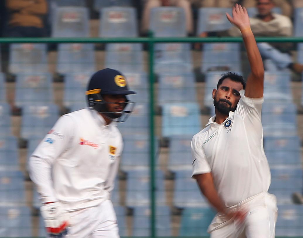 মহম্মদ শামি: ভারতীয় পেস বোলিংয়ের অন্যতম অস্ত্র শামি। বহু ম্যাচ উইনিং স্পেল আছে এই বঙ্গ ক্রিকেটারের। দলের অটোমেটিক চয়েস শামি।