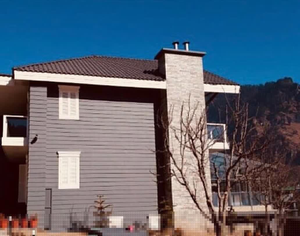 মুম্বই থেকে অনেক দূরে পাহাড়ি একটি বাংলোর ছবি ভাইরাল হয়েছে সোশ্যাল মিডিয়ায়। বাংলোটির মালকিন কঙ্গনা রানাউত। এটি নাকি নিউ ইয়ারে নায়িকার স্পেশ্যাল উপহার।