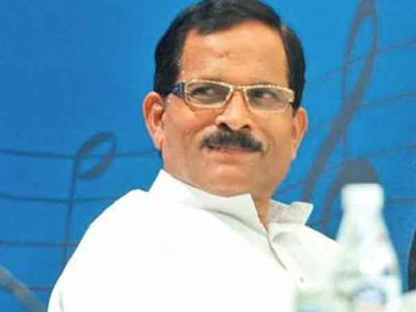 AYUSH Health Minister Shripad Naik is unable to answer over National Medical bill