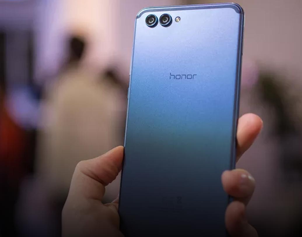 গত বছর নভেম্বর চিনে লঞ্চ করেছিল এই স্মার্টফোন। হুয়েই-র তরফে জানানো হয়েছে, ভারতের বাজারে ওয়ানপ্লাস ৫ এবং ওয়ানপ্লাস ৫টি-র সঙ্গে রীতিমতো পাল্লা দিতে চলেছে হনর ভিউ ১০।