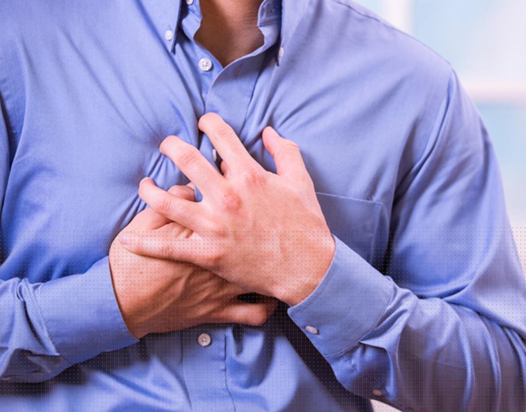 এমন একটা ধারণা রয়েছে যে পুরুষদের হার্ট অ্যাটাকের ঝুঁকি মহিলাদের তুলনায় বেশি। যদিও পুরুষদের মধ্যে অল্প বয়সে বেশি আক্রান্ত হওয়ার প্রবণতা দেখা যায় কিন্তু স্ট্রেস, ওবেসিটির মতো অনেক বিষয় রয়েছে যা মহিলাদের মধ্যেও হার্ট অ্যাটাকের ঝুঁকি বাড়িয়ে দেয়।