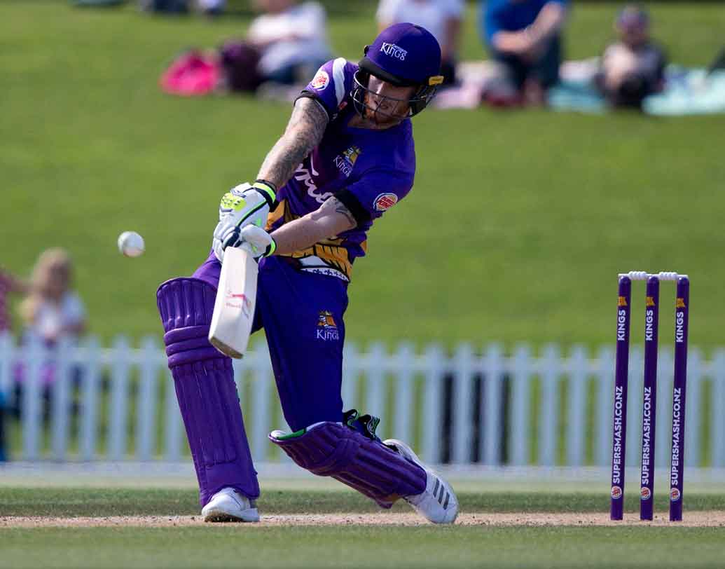 বেন স্টোকস: এই মুহূর্তে বিশ্বের অন্যতম সেরা অল রাউন্ডার বেনের গত আইপিএলে দাম উঠেছিল ১৪.৫ কোটি। গত আইপিএলে পুণেকে বেশ কিছু ম্যাচ একার হাতে জিতিয়েছিলেন বেন।