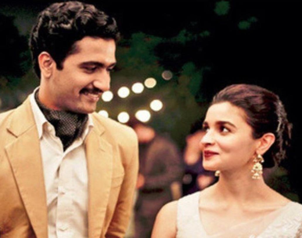 পরিচালক মেঘনা গুলজারের বহু প্রতিক্ষীত ছবি ‘রাজি’। এই ছবিতে প্রথম বার ভিকি কৌশল ও আলিয়া ভট্টকে এক সঙ্গে অভিনয় করতে দেখা যাবে। হরিন্দর সিক্কার বিখ্যাত উপন্যাস ‘শাহমত’ এই ছবির অনুপ্রেরণা। ১৯৭১-এ ভারত-পাকিস্তান যুদ্ধের পটভূমিতে তৈরি হবে এই ছবি। চলতি বছর মে মাসে মুক্তি পাওয়ার কথা ‘রাজি’র।