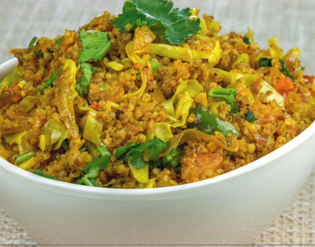 দালিয়া: দালিয়াকে বলা হয় দেশি সুপারফুড। প্রচুর ফাইবার থাকায় দালিয়া অনেকক্ষণ পেট ভরা রাখে। আবার গ্লাইসেমিক ইনডেক্স কম হওয়ায় জটিল কার্বোহাইড্রেট তাড়াতাড়ি হজম হয়ে রক্তে শর্করার মাত্রা কম রাখতে সাহায্য করে দালিয়া।