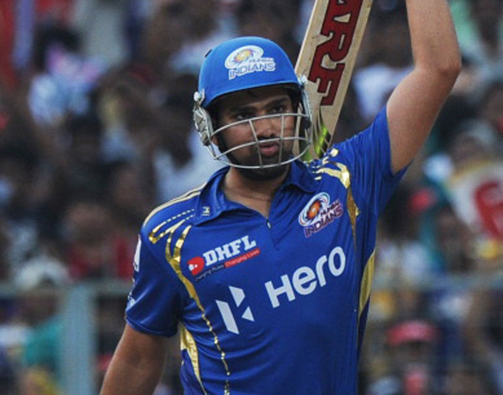 আইপিএল-এ রোহিতের নেতৃত্বে মুম্বই চ্যাম্পিয়ন হয়েছে বেশ কয়েক বার। পাশাপাশি, আইপিএল-এ তেমন চোখ ধাঁধাঁনো রেকর্ড নেই বিরাট কোহালির।