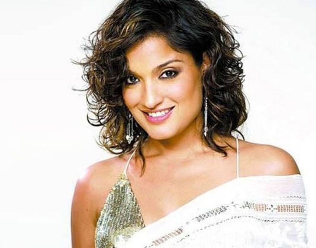 সন্ধ্যা মৃদুল: তিনিও #মিটু বিতর্কে মুখ খুলেছেন। অভিনেতা অলোক নাথের বিরুদ্ধে মুখ খুলেছেন তিনি। মত্ত অবস্থায় অভিনেতা সন্ধ্যার হাত ধরে টানাটানি করেছেন বলে অভিযোগ এনেছেন মৃদুল।