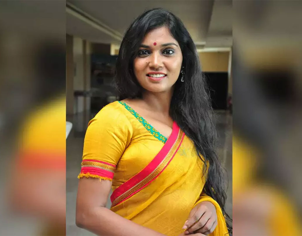 উষা যাদব: জাতীয় পুরস্কারপ্রাপ্ত এই মরাঠি অভিনেত্রীও যৌন হেনস্থার শিকার হওয়ার কথা জানিয়েছিলেন। বলেছিলেন বহুবার তাঁকে শারীরিক নিগ্রহ করা হয়েছিল।