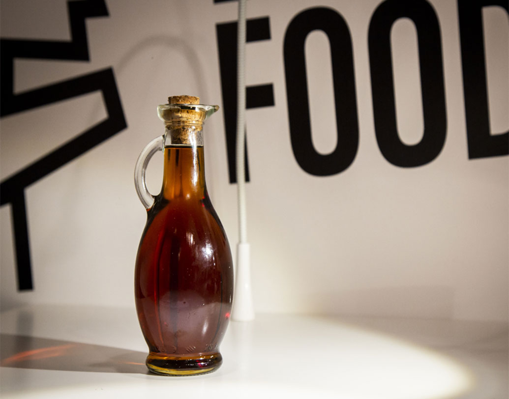 আপ রুচি খানা। উদ্ভট বলে কি আদৌ কিছু হয়? মাছের অন্ত্রের স্যুপ খেত রোমানরা, যাকে বলে গারুম, তাদের কাছে তো অবাক লাগতেই পারত ইলিশের পাতুরি নামটা। ‘‘উদ্ভট খাবারের মিউজিয়াম, যাতে খাবার নিয়ে কোনও রকম নাক সিঁটকোনো না থাকে,’’ জানান কিউরেটর। এর প্রবেশমূল্য ১৬০০ টাকা।