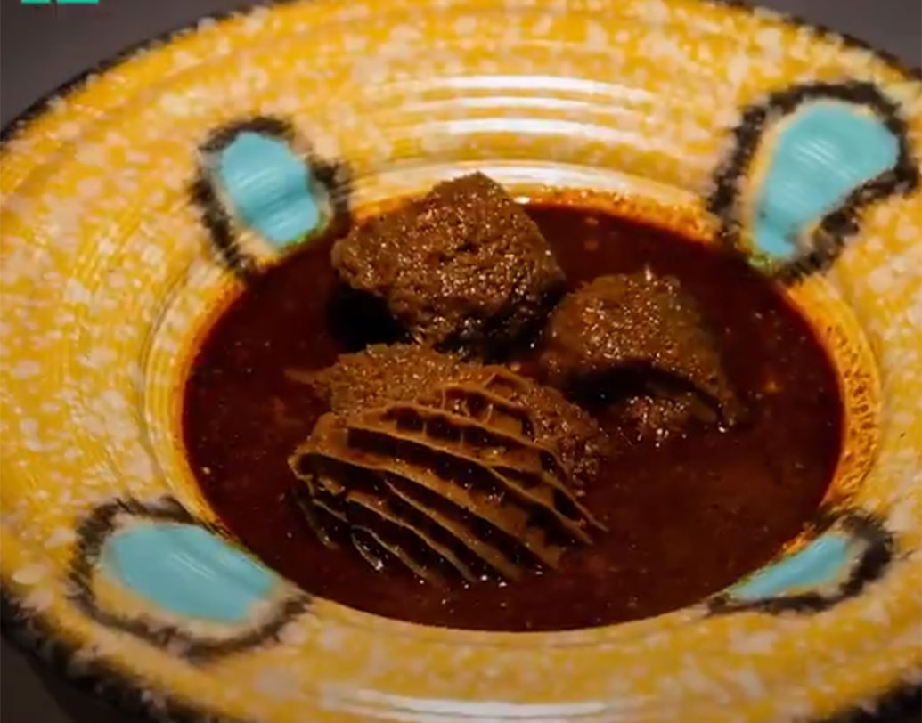 মেনুদো: গরুর পাকস্থলী দিয়েই হয় এই রান্না। পুয়ের্তো রিকোর খাবার এটি। আশিটি খাবারের মধ্যে এটিও স্থান পেয়েছে সংগ্রহশালায়। মেক্সিকোতেও রয়েছে এই খাবারের চল।